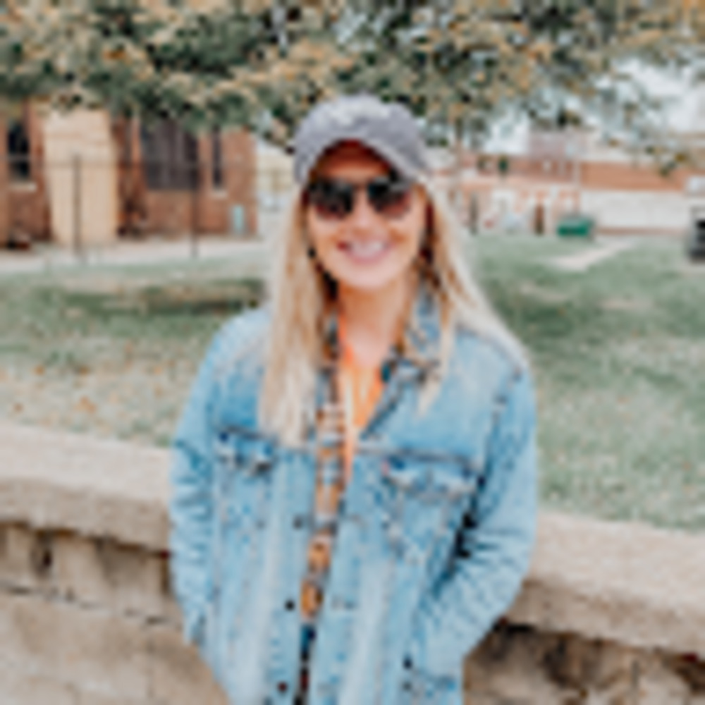 Meet your Posher, Kayla